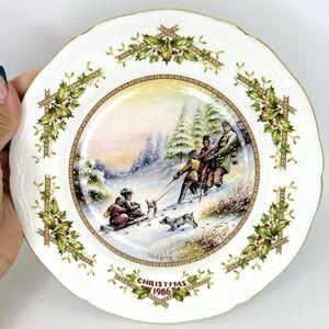 VTG Aynsley Christmas Plate 1986 Sledging Bone China Holly Scene England Holiday